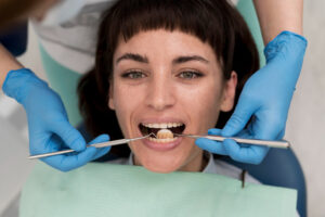 Proceduri și tratamente estetice pe care să le încerci la o clinică stomatologică