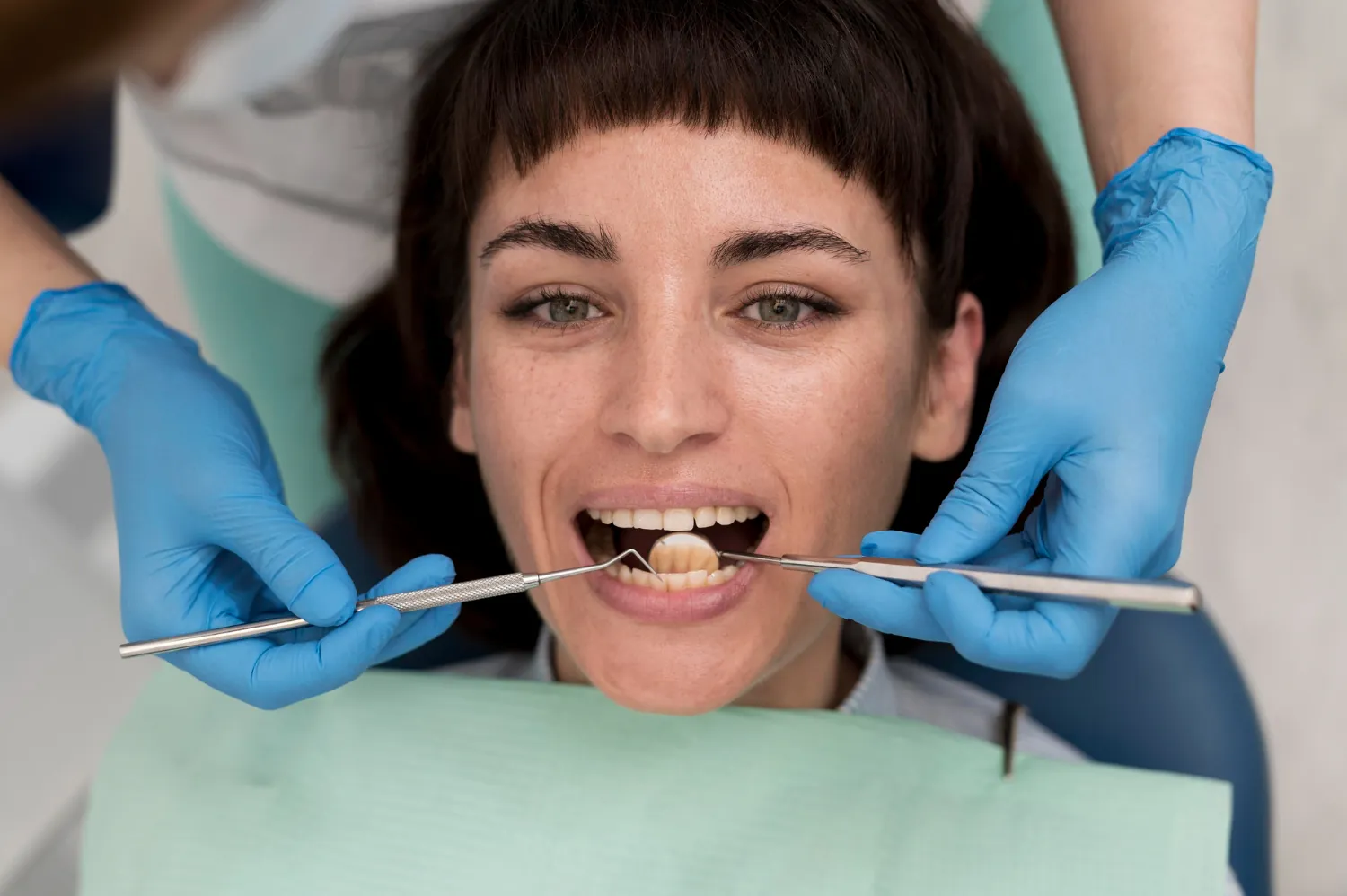 Proceduri și tratamente estetice pe care să le încerci la o clinică stomatologică
